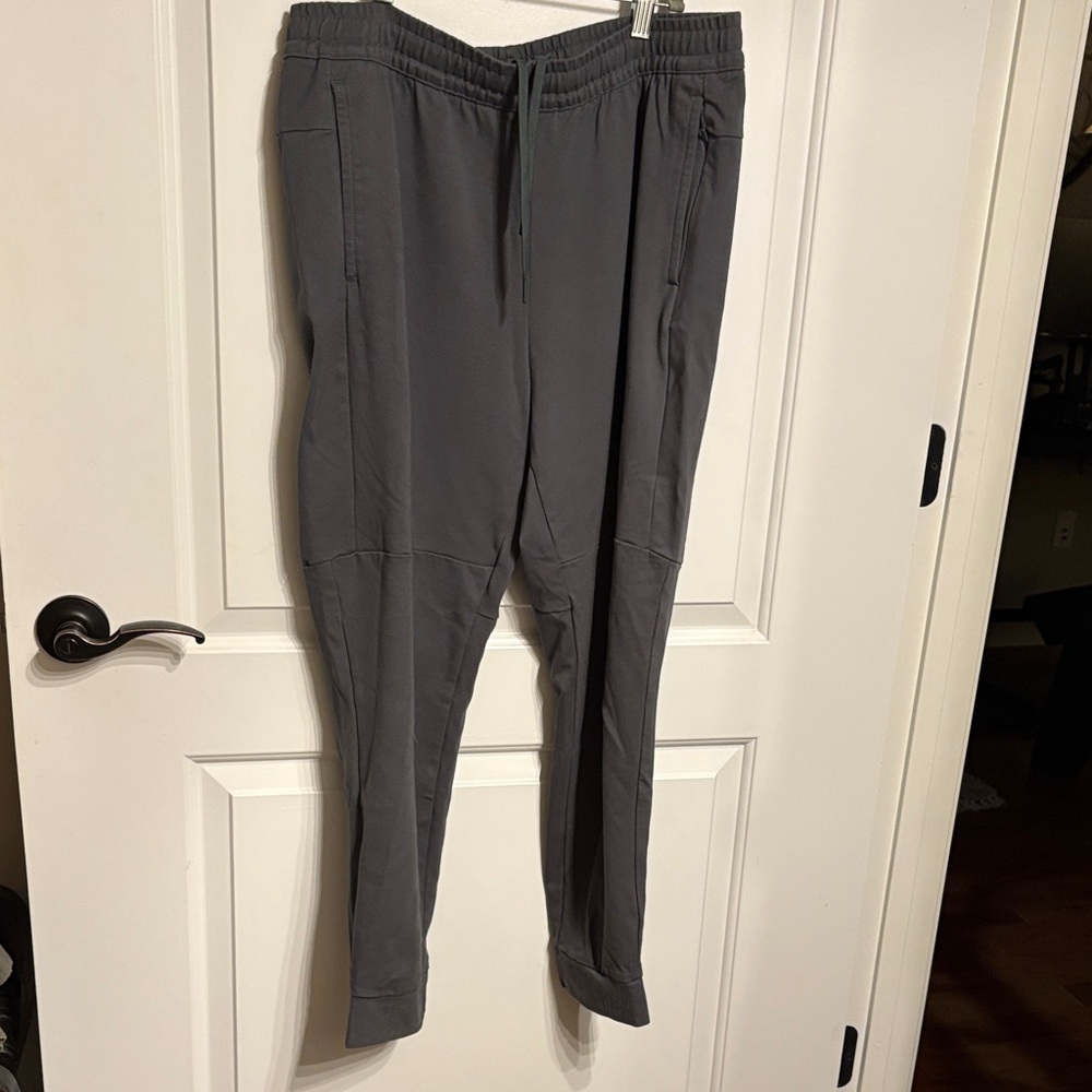 Luxe Charcoal/Green Jogger Pants NWOT/Men’s Large.